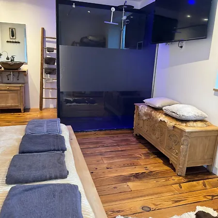 Montagne-lac&spa Apartment *